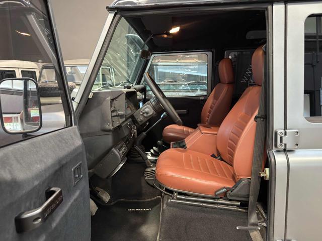 LAND ROVER Defender 110 2.5 Td5 cat S.W. SE