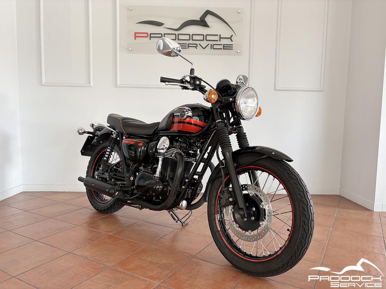 Kawasaki W 800 Special Edition Candy Cardinal Red