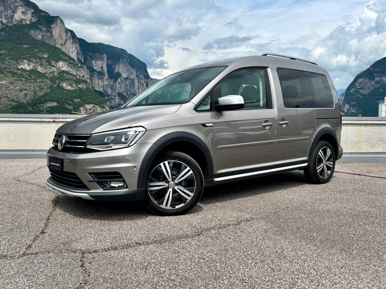 Volkswagen Caddy 2.0 TDI 150 CV Alltrack "Gancio/WinterPack3/Webasto"