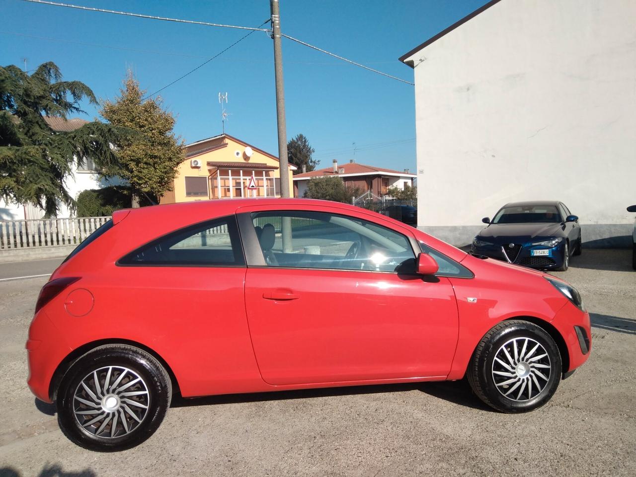 Opel Corsa 1.0 12V 65cv 3 porte Edition x neopatentati