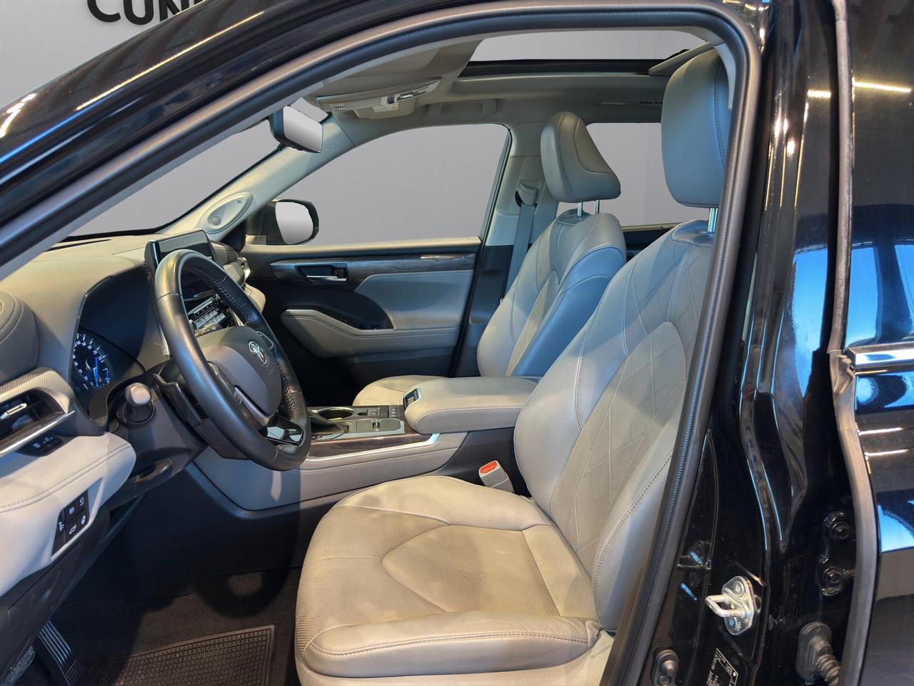Toyota Highlander 2.5h Executive e-cvt