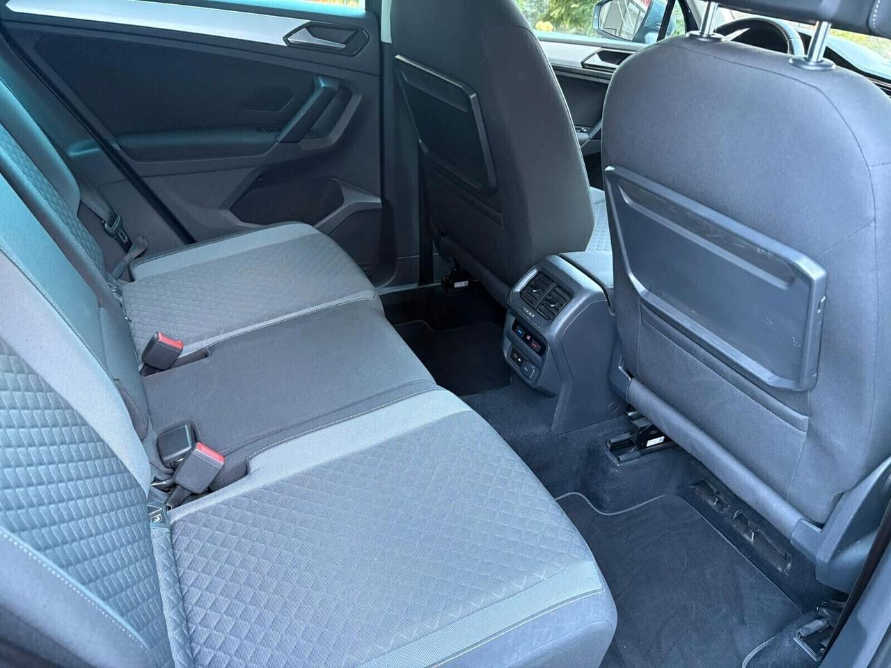 Volkswagen Tiguan 2.0 TDI SCR DSG Business BlueMotion Technology