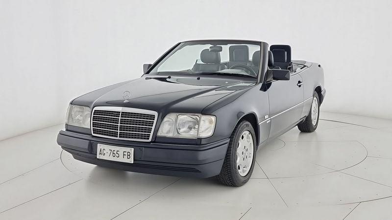 Mercedes-Benz Serie E E 200 cat Cabriolet ASI
