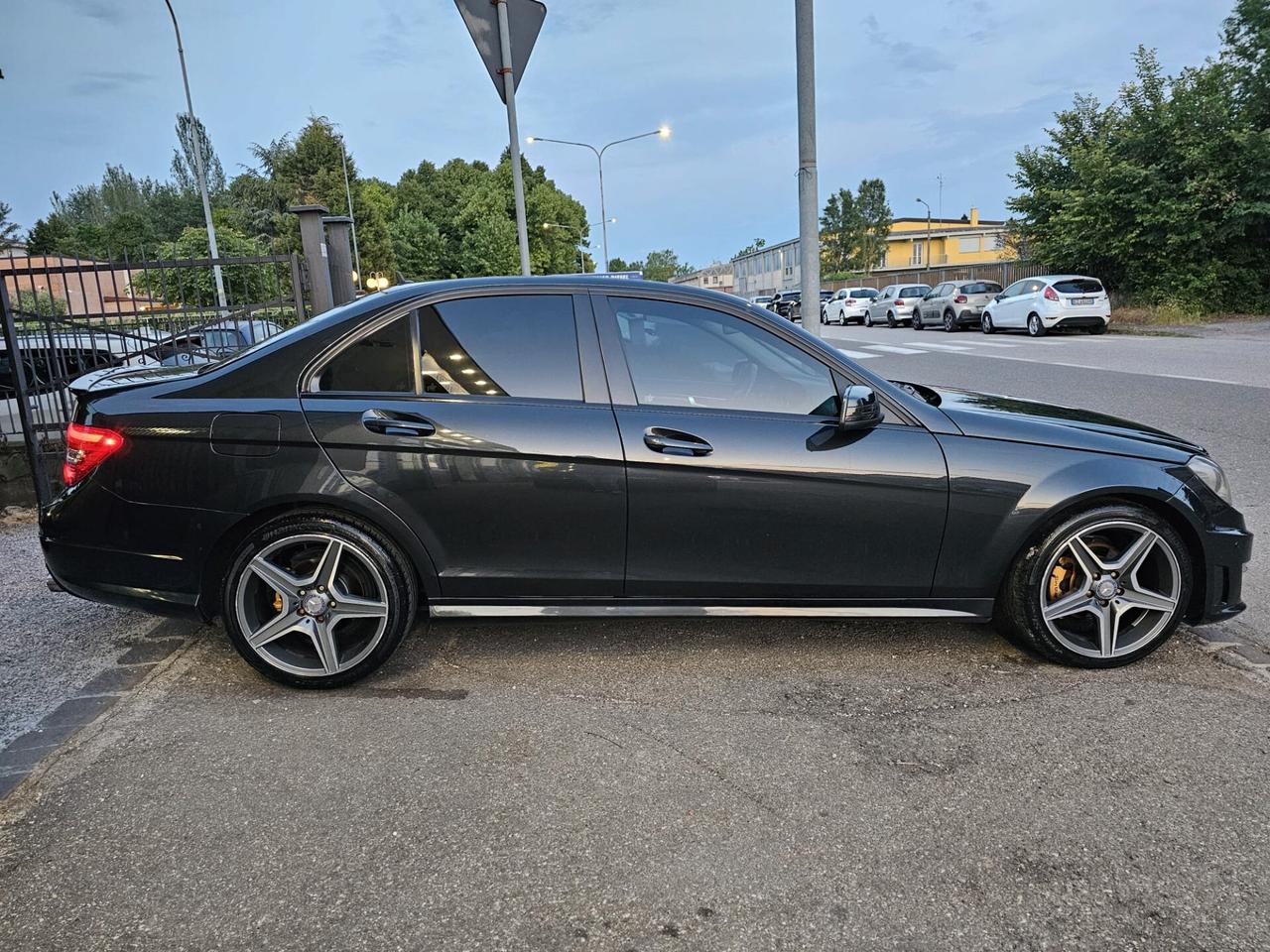 Mercedes-benz C 200 CDI 136cv*Look C63 AMG*Navi*Bi-Xeno*18*
