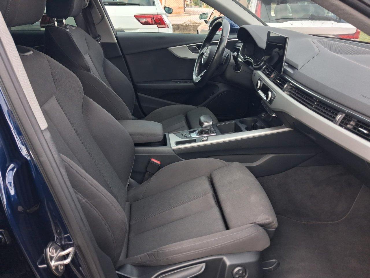 Audi A4 Avant 40 2.0 tdi Business Sport 190cv s-tronic