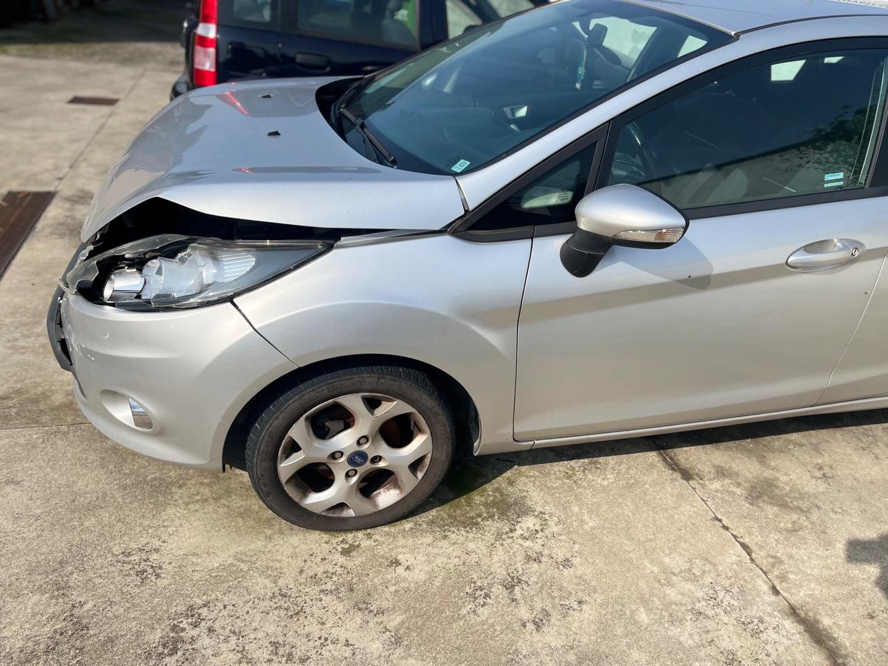 Ford Fiesta 1.4 TDCi 70CV 5 porte Titanium