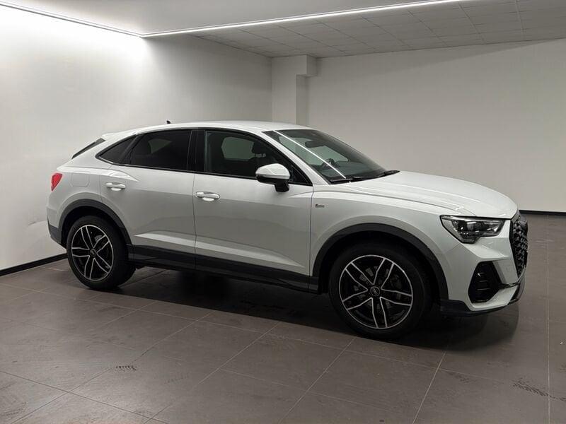 Audi Q3 SPORTBACK 35 TDI S LINE S TRONIC IDENTITY BLACK