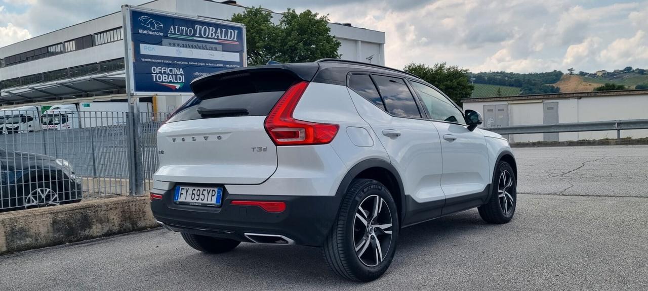 Volvo XC40 T3 R-design