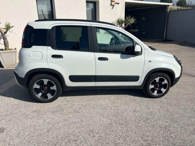 FIAT Panda 1.0 FireFly S&S Hybrid Panda Cross