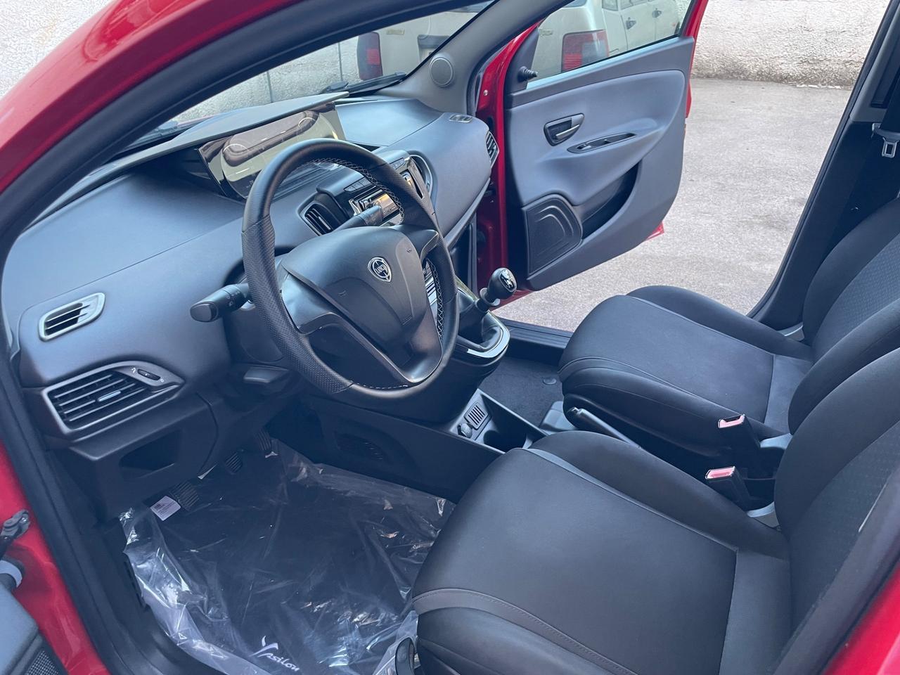 Lancia Ypsilon 1.2 69 CV 5 porte GPL Ecochic Gold dal nord Italia