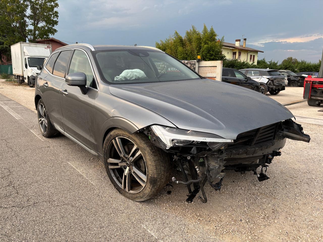 Volvo XC 60 XC60 T6 Recharge Plug-in Hybrid AWD Inscription Expression