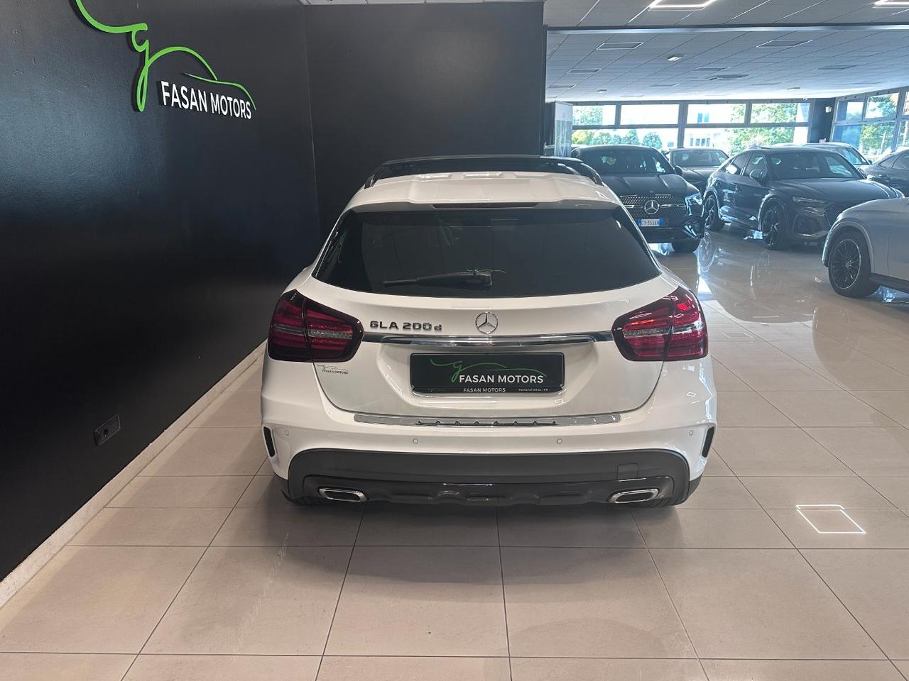 Mercedes GLA 200 d Night Edition auto