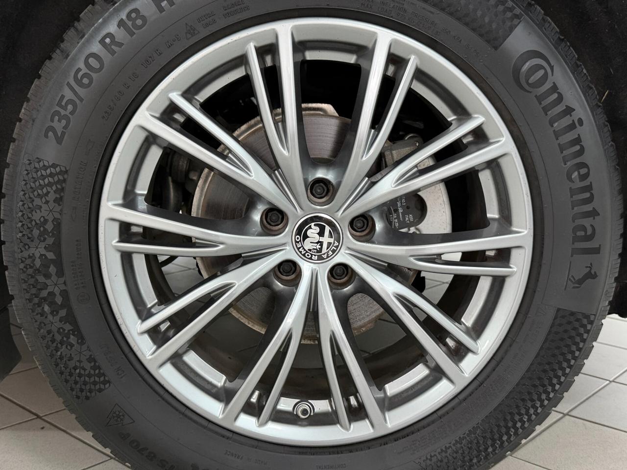 Alfa Romeo Stelvio 2.2 TD 210 CV SUPER AT8 Q4 FARI MATRIX MODELLO NUOVO TAGLIANDI KIT DISTRIBUZIONE ESEGUITO