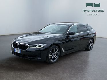 BMW Serie 5 G31 2020 Touring LCI - 520d Touring mhev 48V Luxury auto