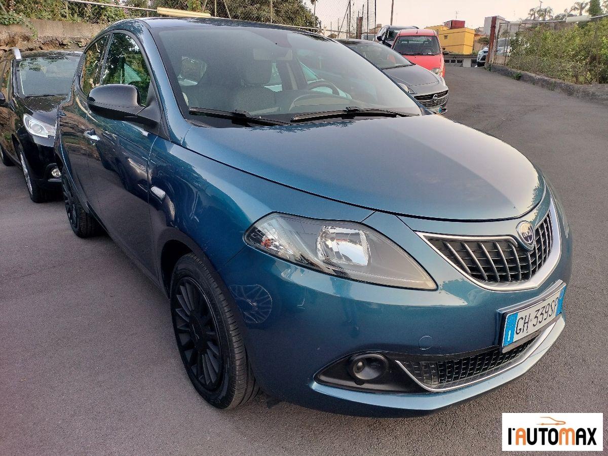 LANCIA - Ypsilon 1.0 firefly hybrid Silver s&s 70cv