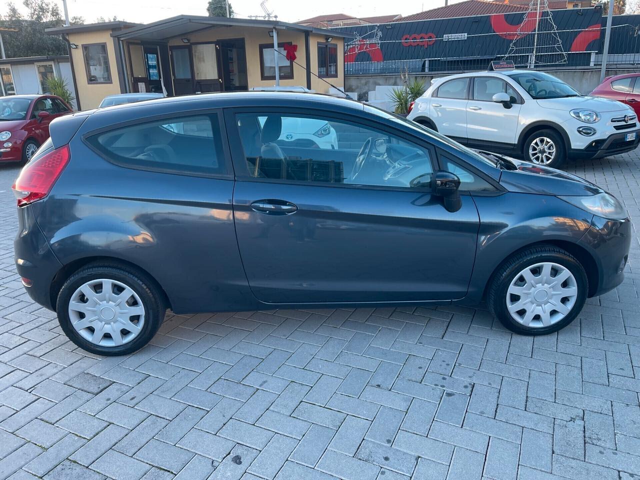 Ford Fiesta 1.2 82cv