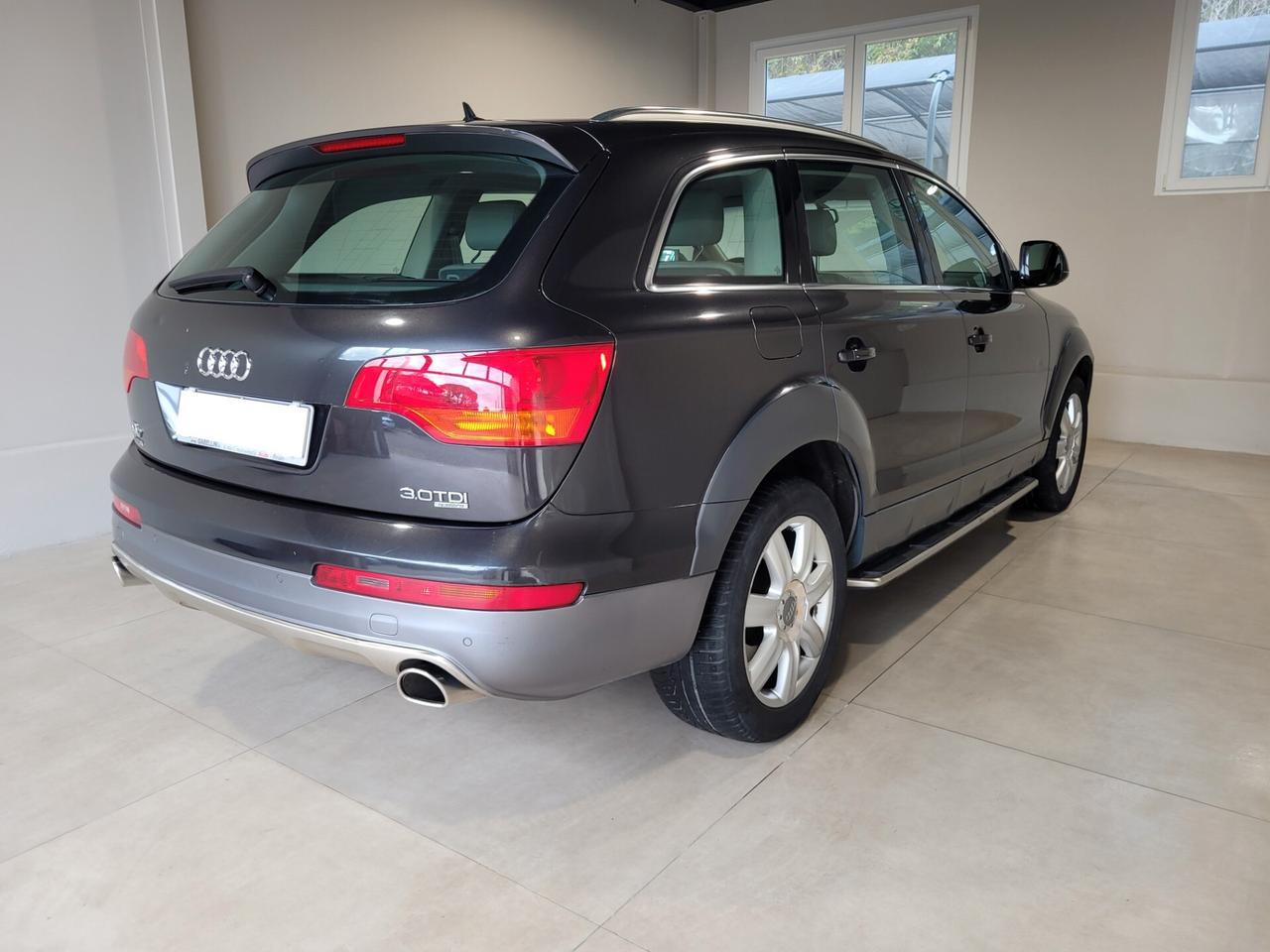 Audi Q7 3.0 V6 TDI 233CV quattro tiptronic