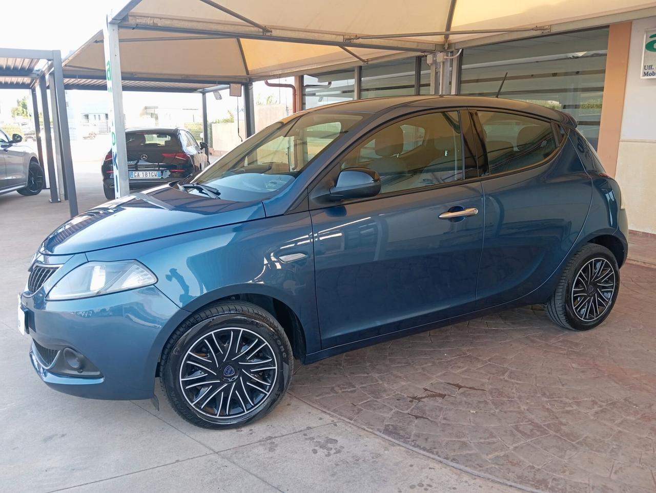 Lancia Ypsilon 1.0 FireFly 5 porte S&S Hybrid Silver Plus