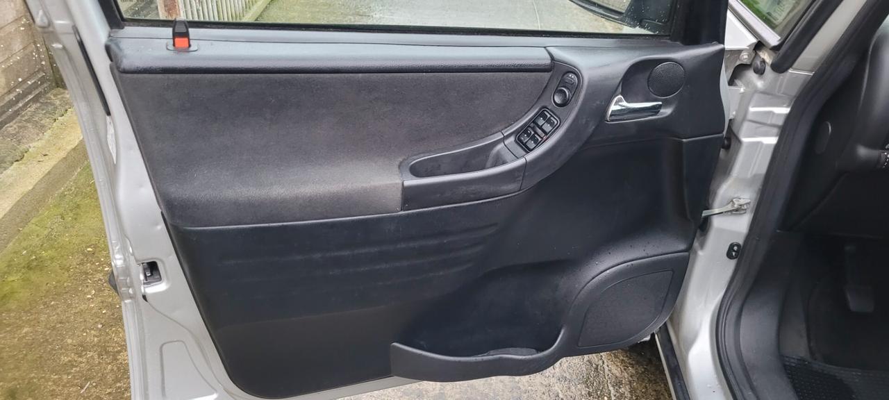 Opel Zafira 7 POSTI 2.0 16V DTI cat Comfort