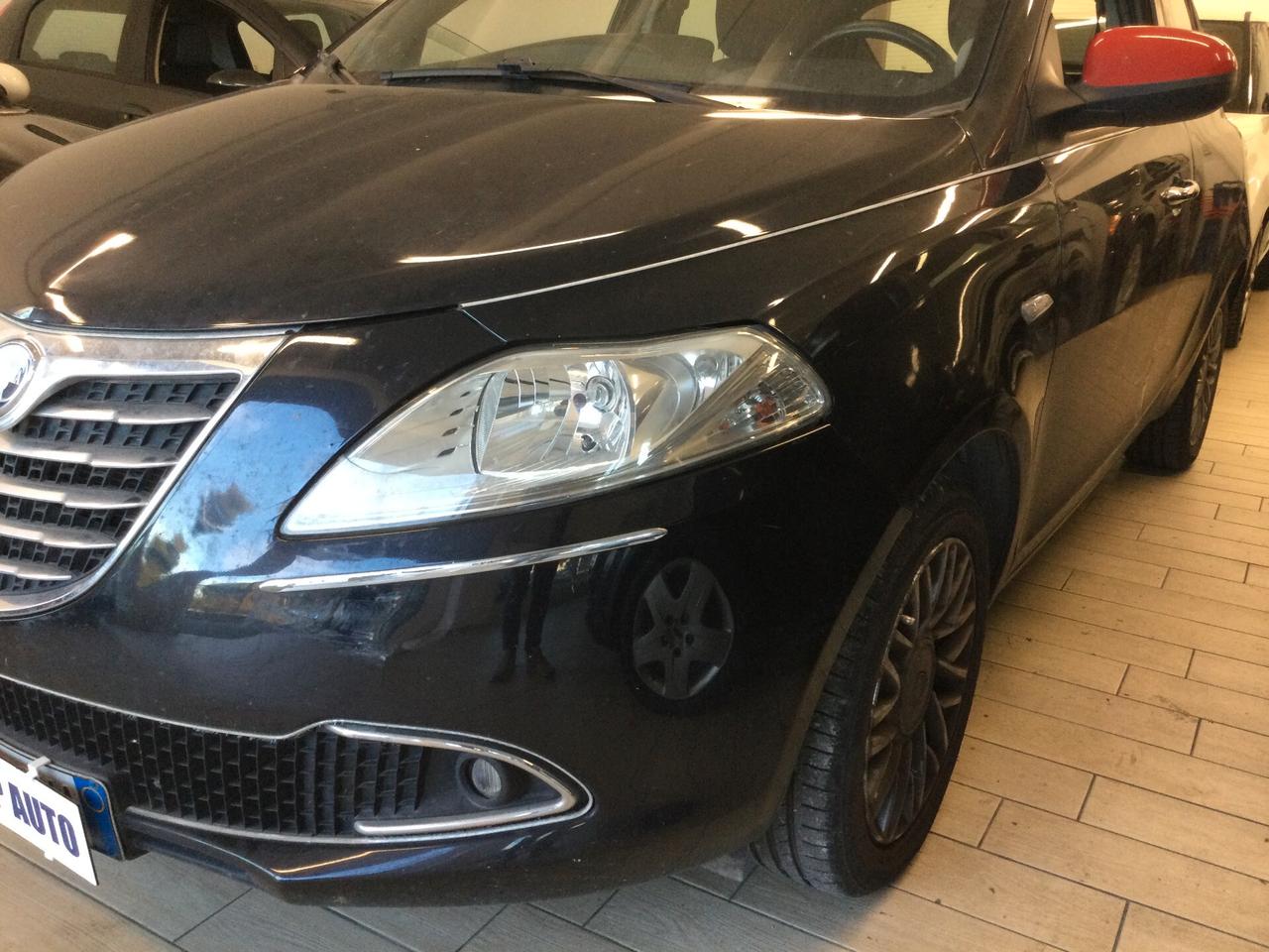 Lancia Ypsilon 0.9 TwinAir 85 CV 5 porte S&S DFN Platinum