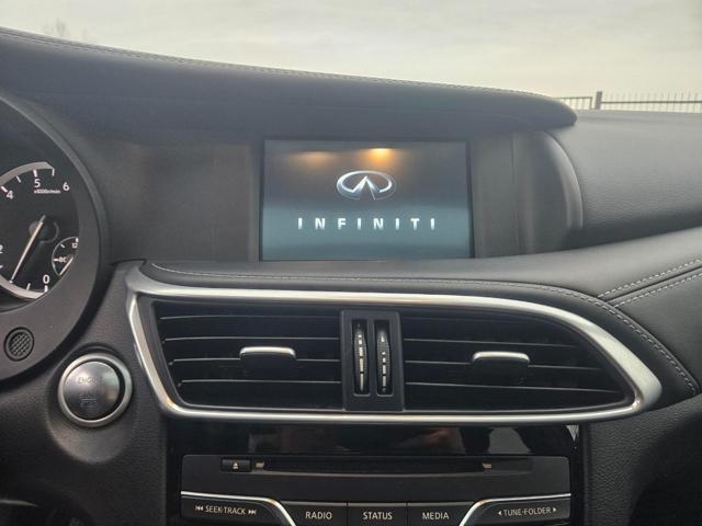 INFINITI Q30 PREMIUM