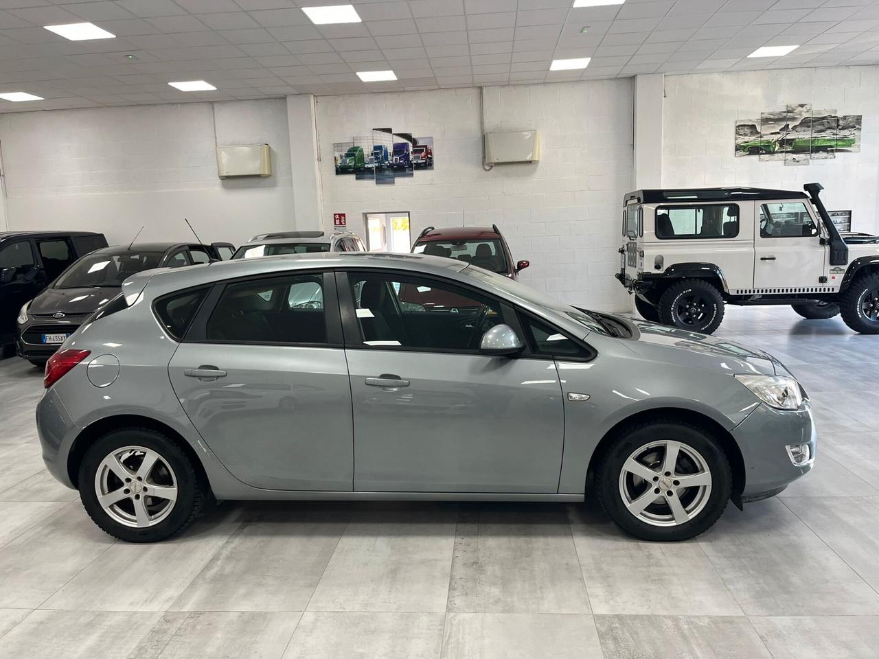 Opel Astra 5p 1.4 100cv