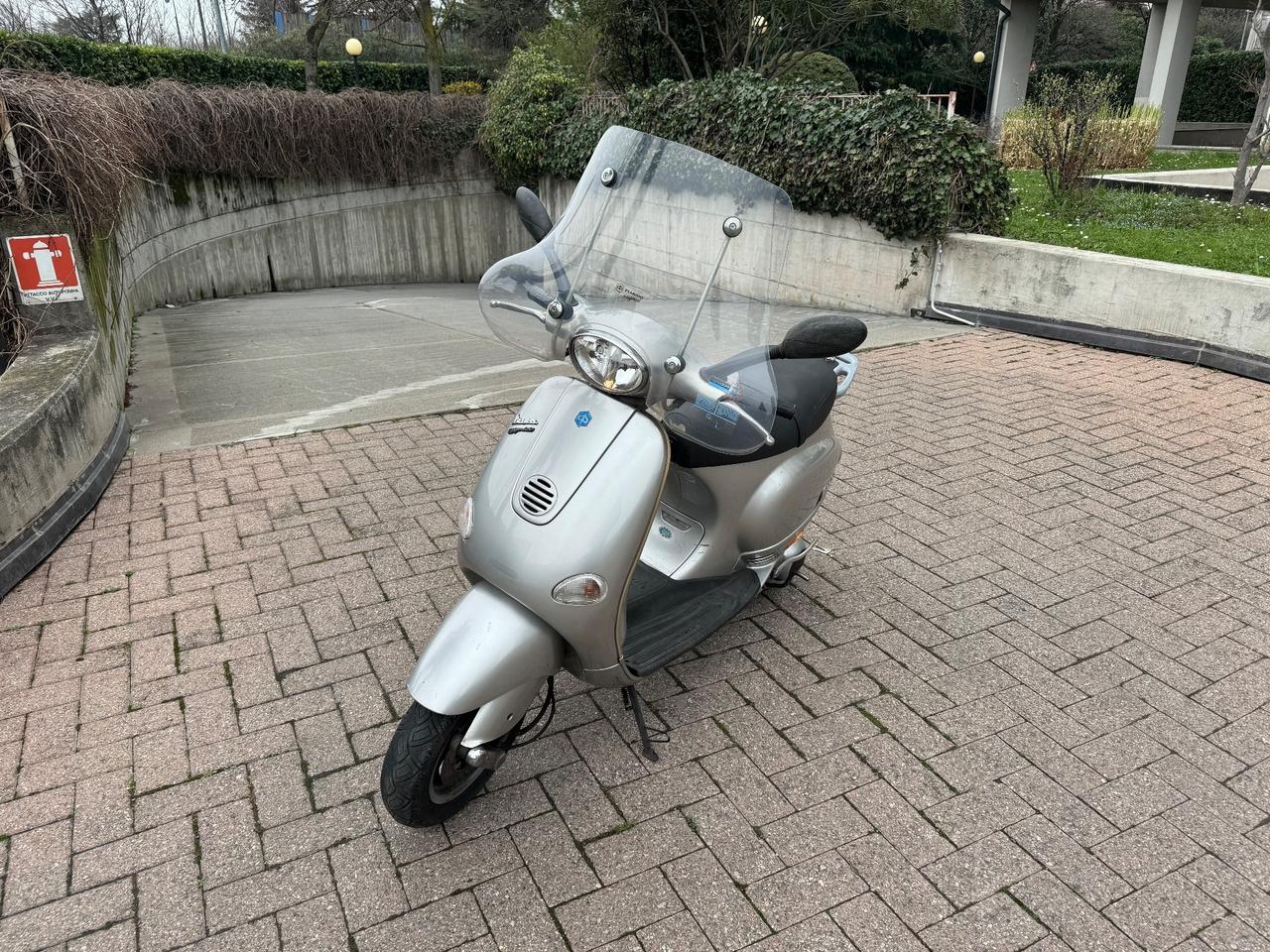 Vespa 150 ET4 VESPA ET4 150CC