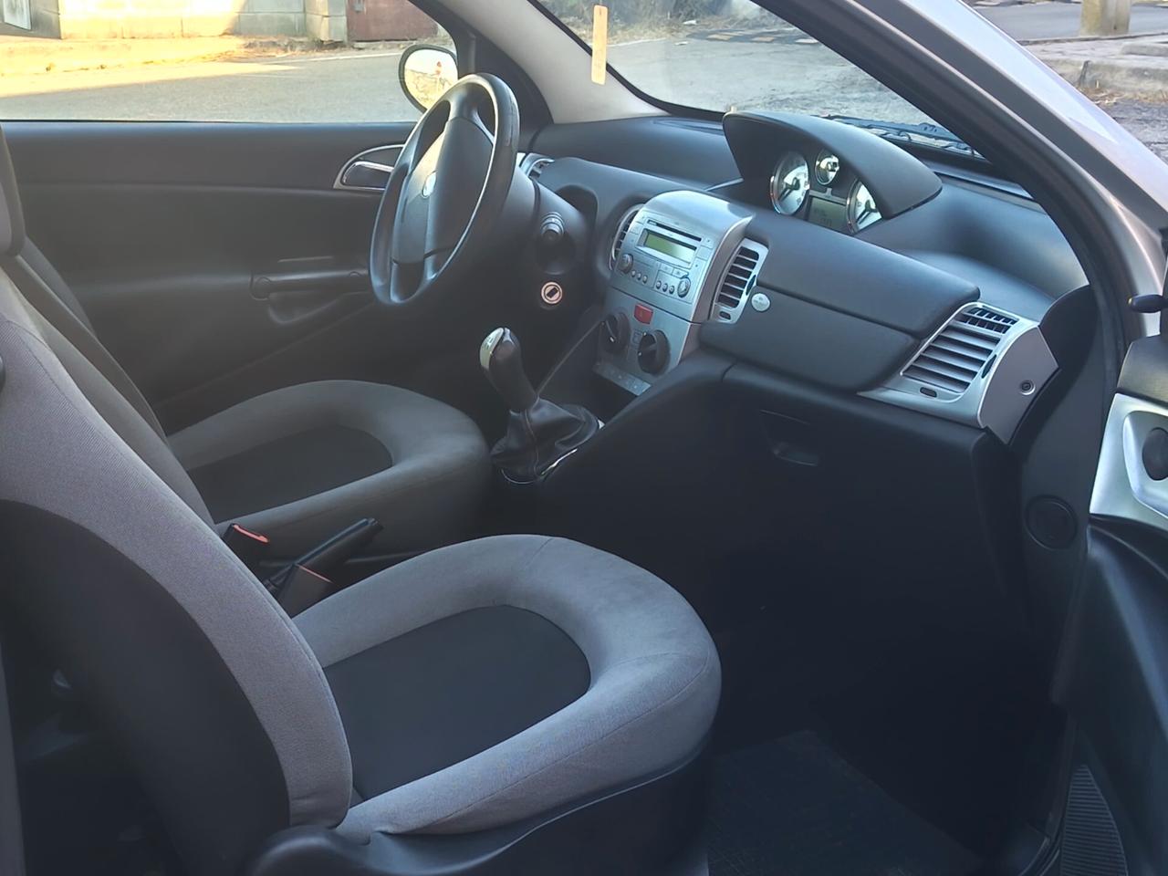 Lancia Ypsilon 1.3 MJT 75 CV NEOPATENTATI