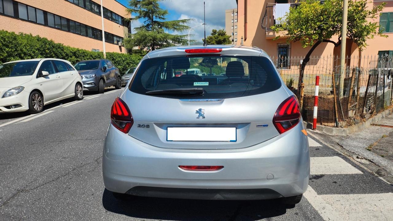 Peugeot 208 BlueHDi 75 5 porte Allure