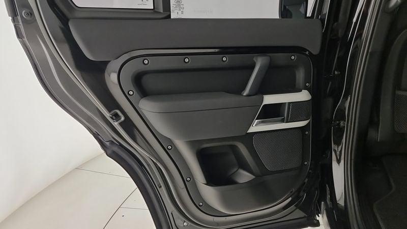 Land Rover Defender 110 3.0D I6 200 CV AWD Auto SE