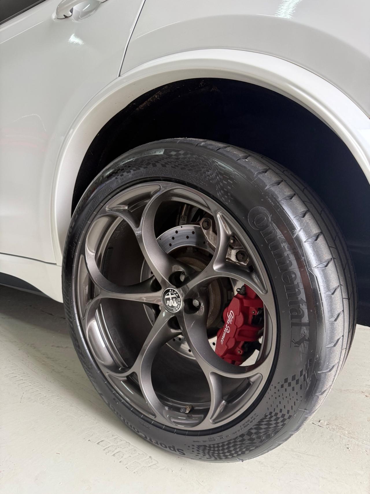 Alfa Romeo Stelvio 2.9 Bi-Turbo V6 510 CV AT8 Quadrifoglio