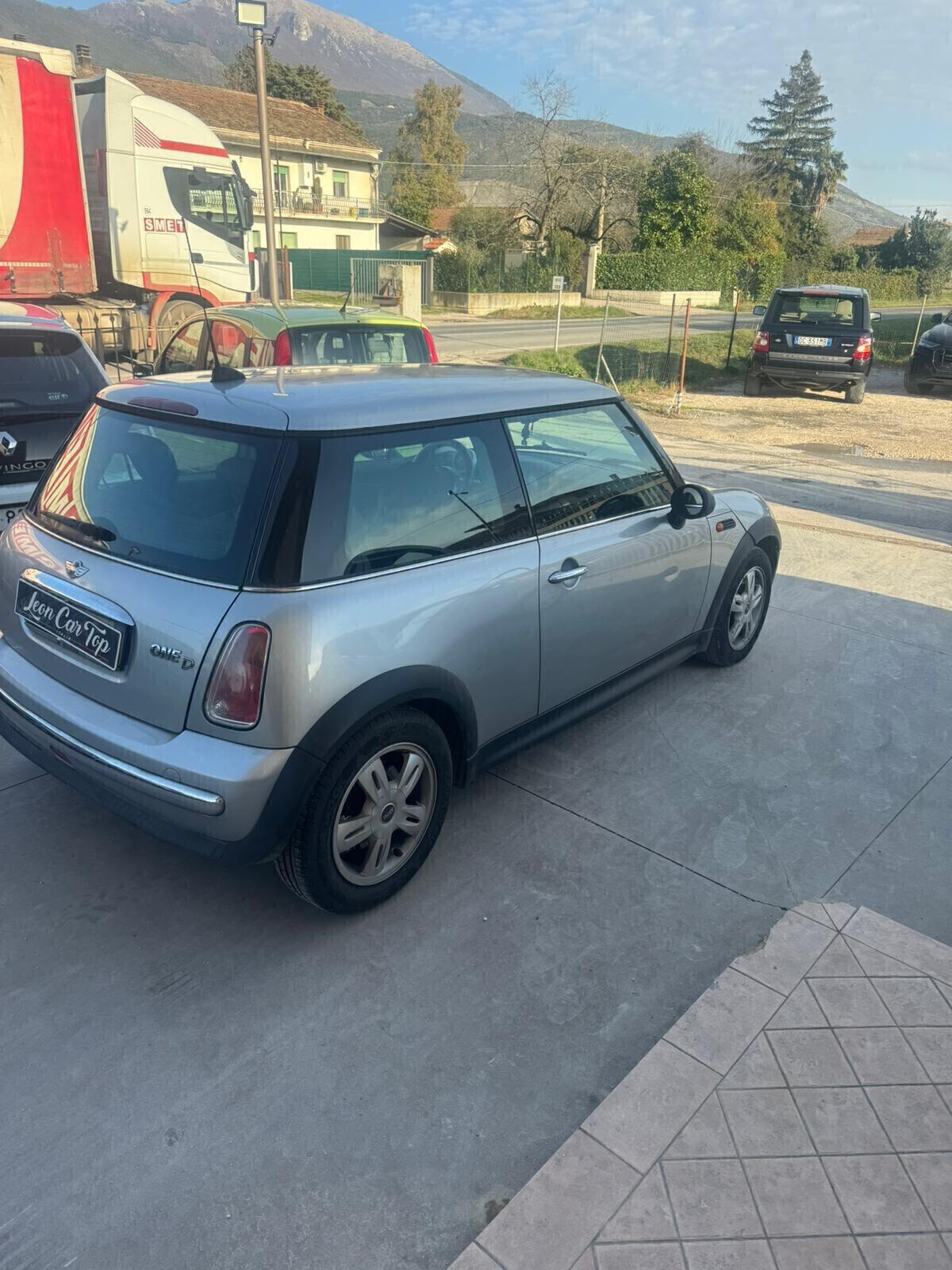 Mini Mini 1.4 tdi One D de luxe adatta a neopatentati