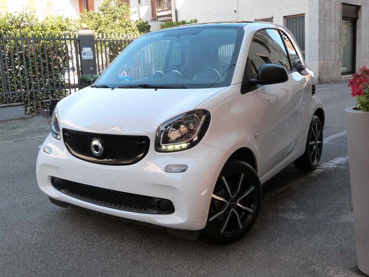 Smart ForTwo 70 1.0 twinamic Youngster 2018 Navi/tetto Panorama/Pelle