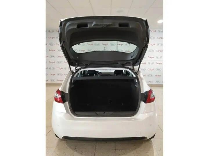 Peugeot 208 PureTech 82 5 porte Allure ok neo patentati