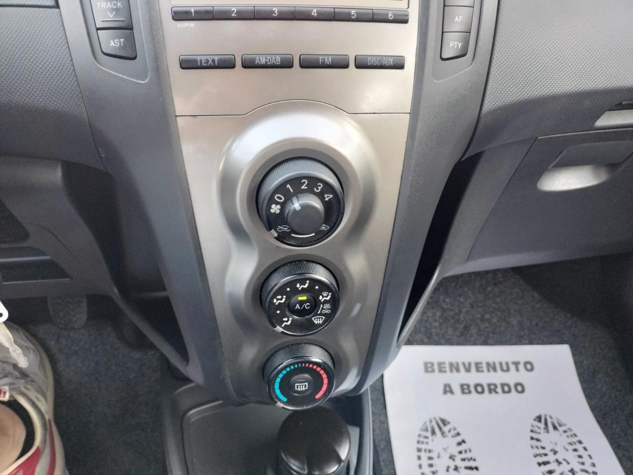 Toyota Yaris 1.0 5 porte Sol