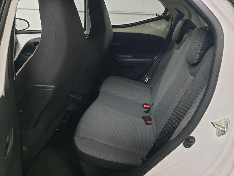 Toyota Aygo Connect 1.0 VVT-i 72 CV 5 porte x-play DA 149,00 euro AL MESE