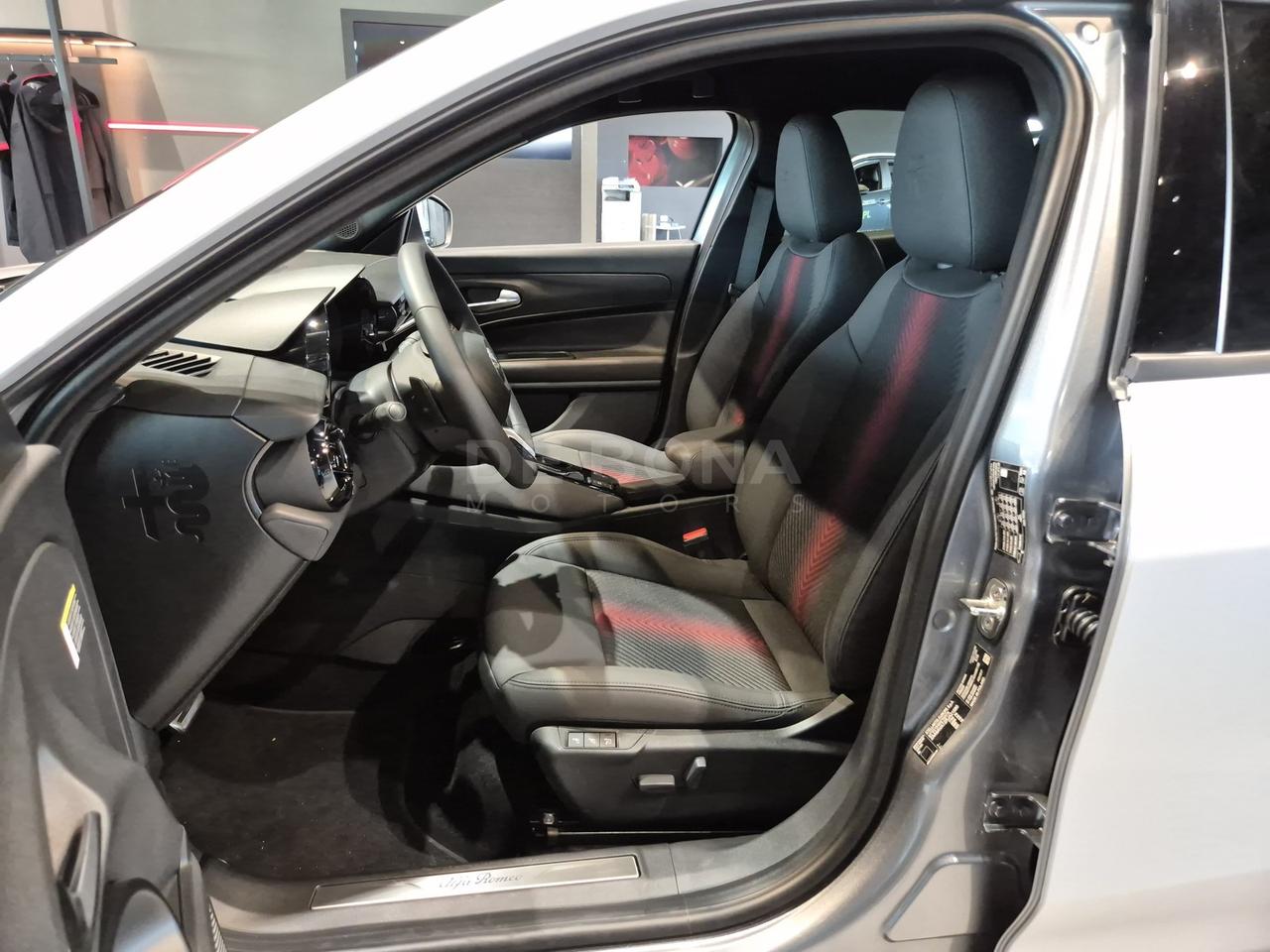 Alfa Romeo Junior 1.2 ibrida speciale 145cv edct6
