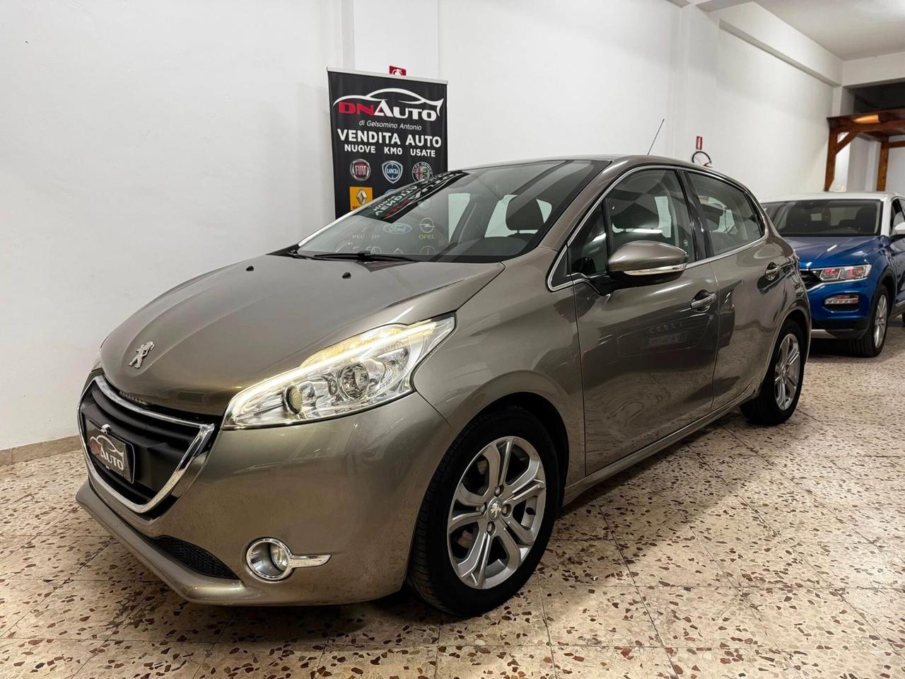 Peugeot 208 1.4 HDi 68 CV 5 porte Allure