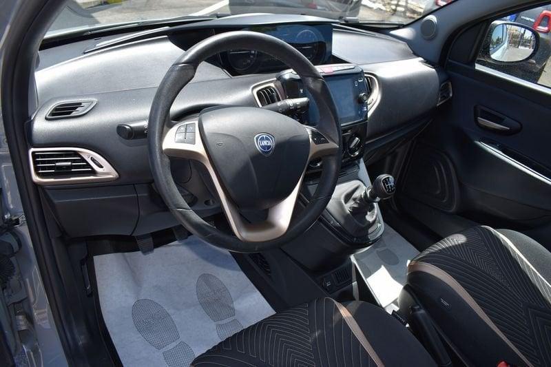 Lancia Ypsilon 1.0 FireFly 70cv Hybrid ALBERTA FERRETTI