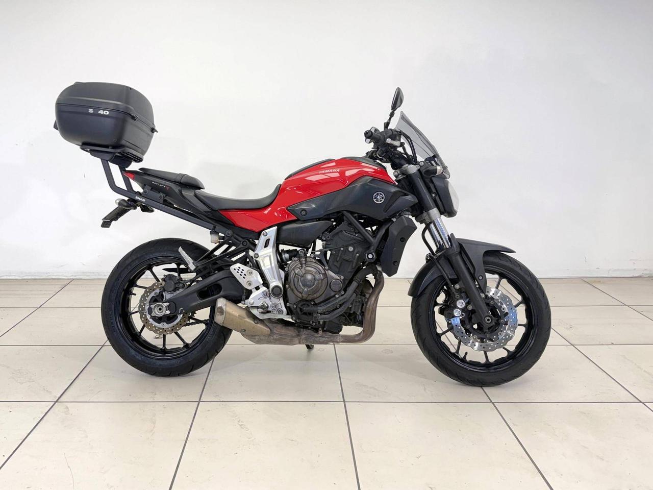 YAMAHA MT-07 690