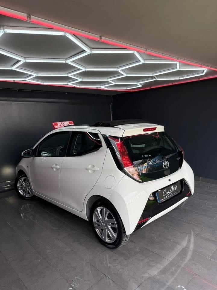 Toyota Aygo 1.0 Benzina CABRIO x-wave 2015