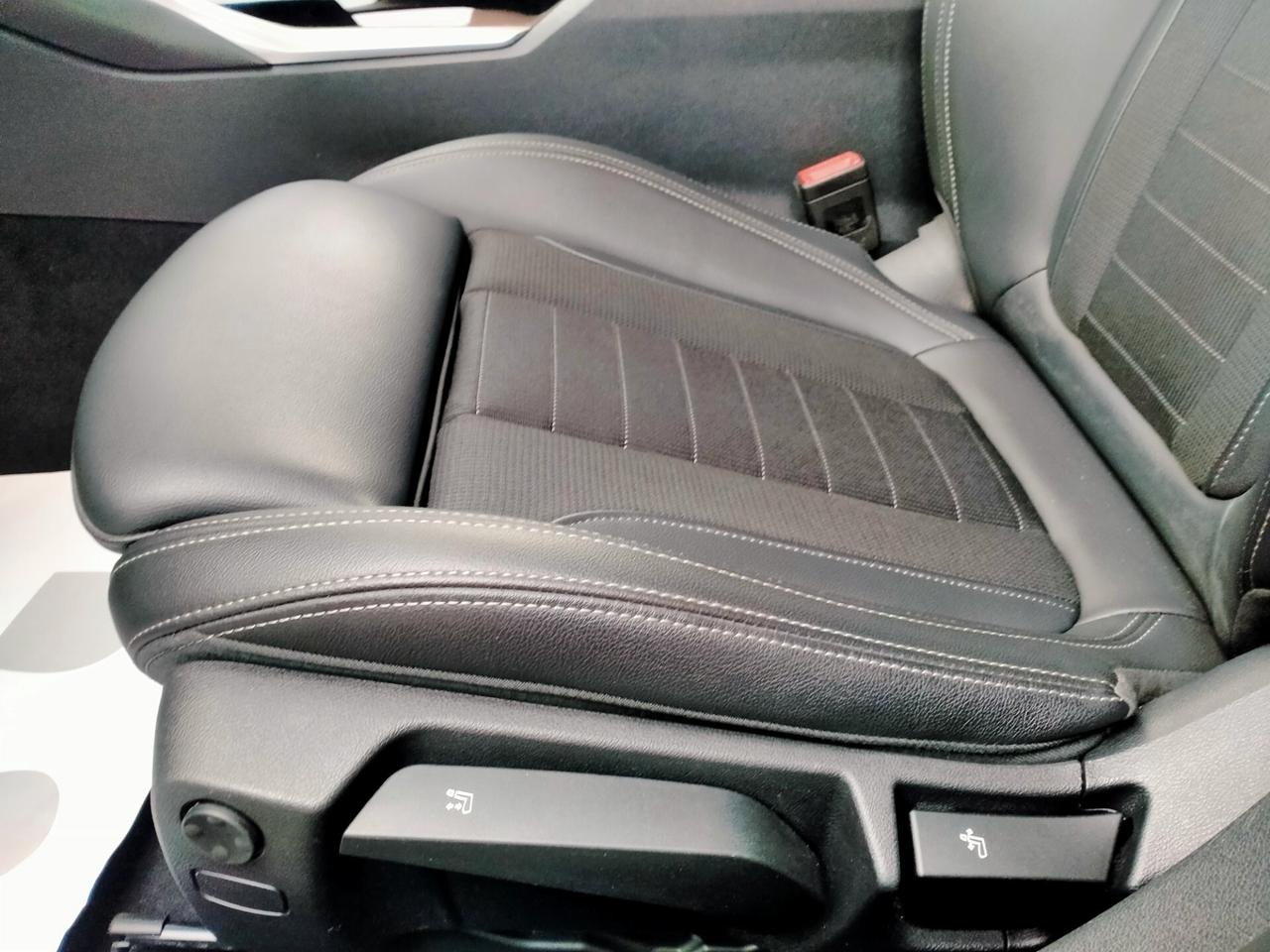 BMW 318 D TOURING G21 MHEV 48V SEDILI SPORTIVI / PELLE NERA /LED /VETRI PRIVACY