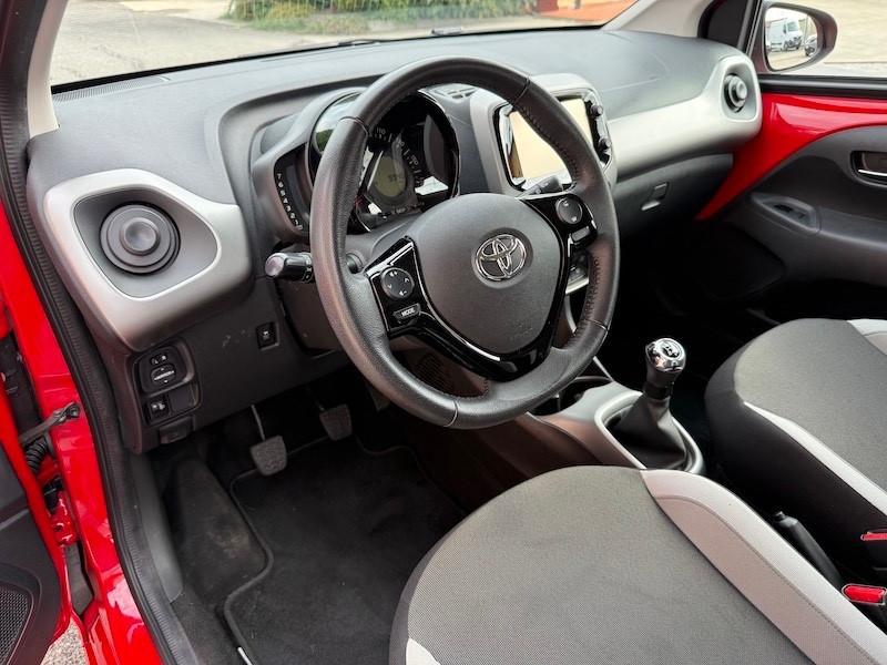 Toyota Aygo 1.0 VVT-i 69 CV 5 porte 9900 KM