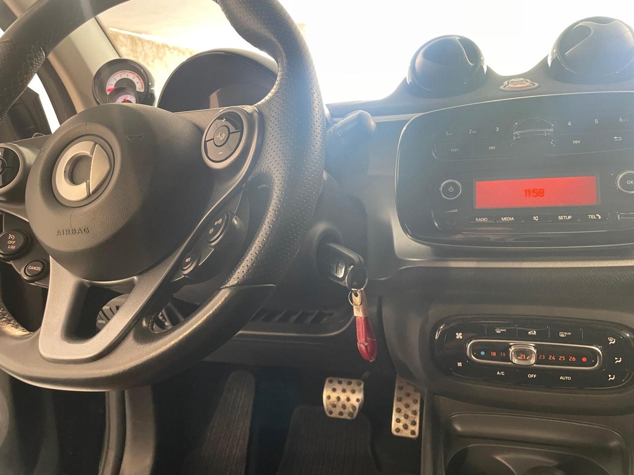Smart ForTwo 70 1.0 twinamic Passion BLACK LINE EDITION