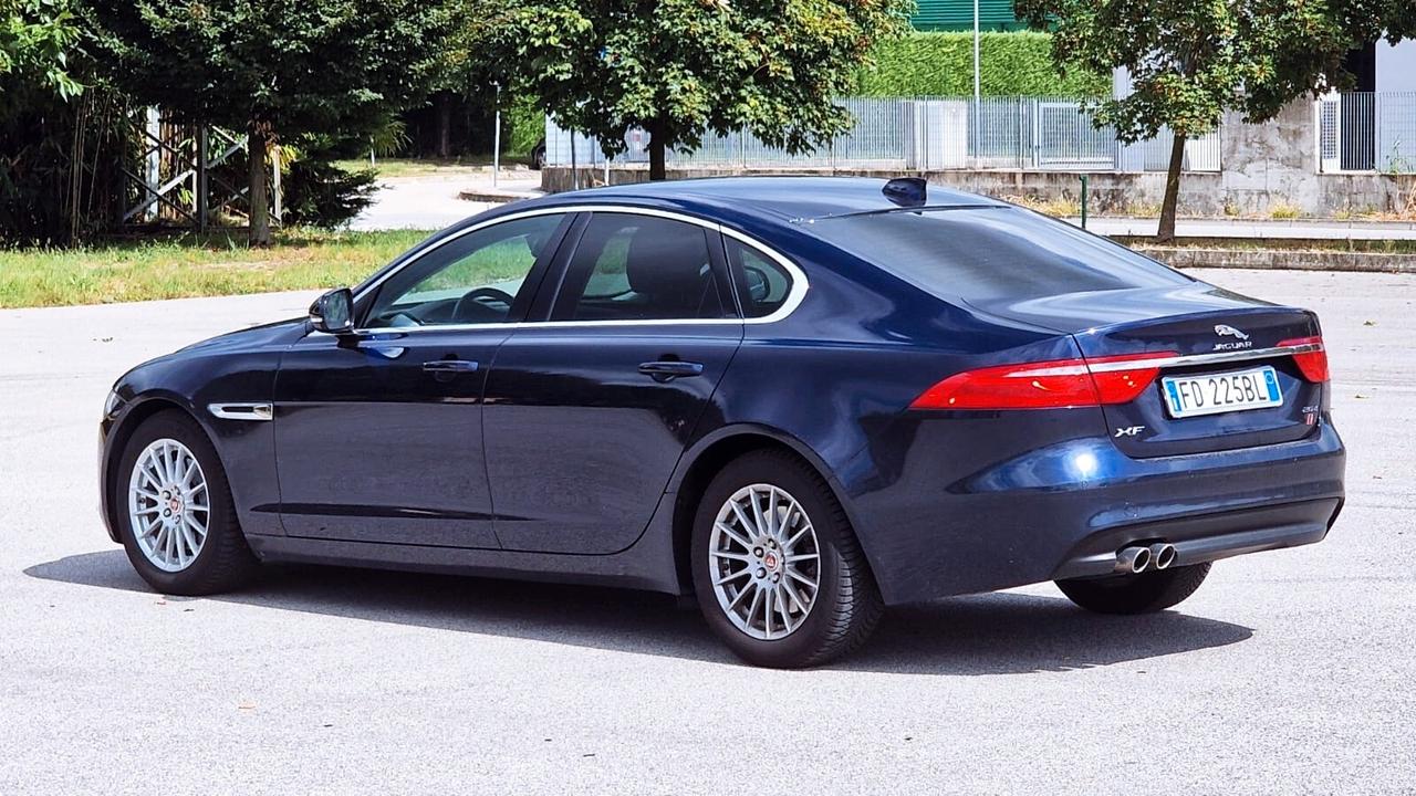 JAGUAR XF 2.0 D 180 CV aut. DISTRIB Fatta