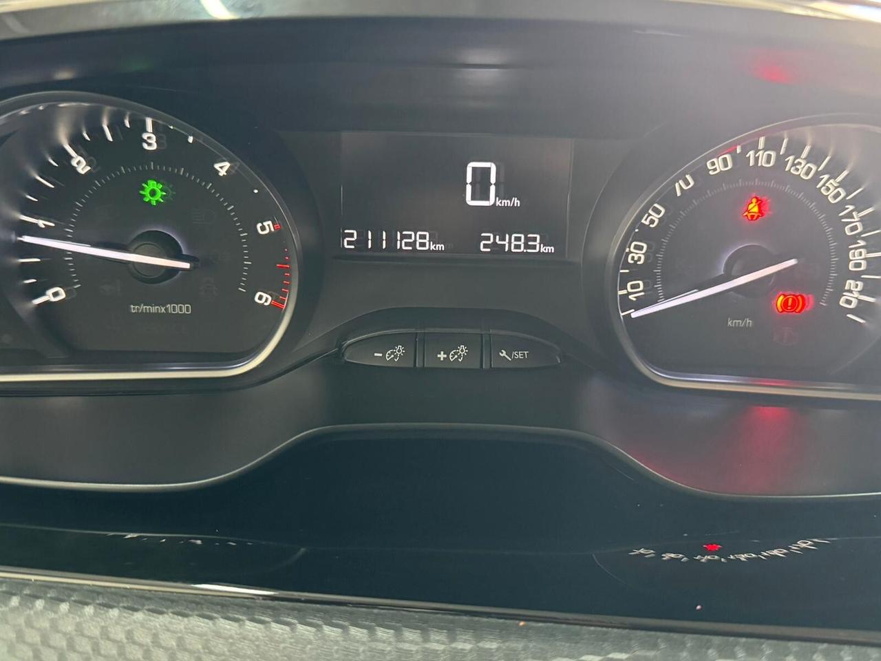 Peugeot 2008 BlueHDi 100 Allure