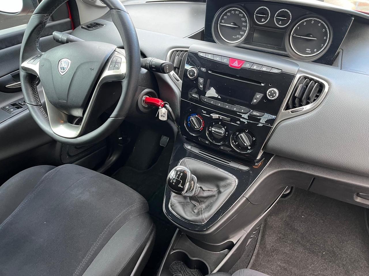 Lancia y-1.2 “ecochic” gpl -full-2013