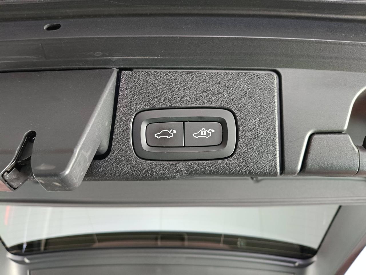 VOLVO XC60 II 2022 - XC60 2.0 b4 Inscription awd auto