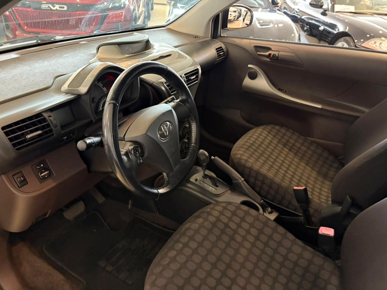 Toyota iQ 1.0 Sol