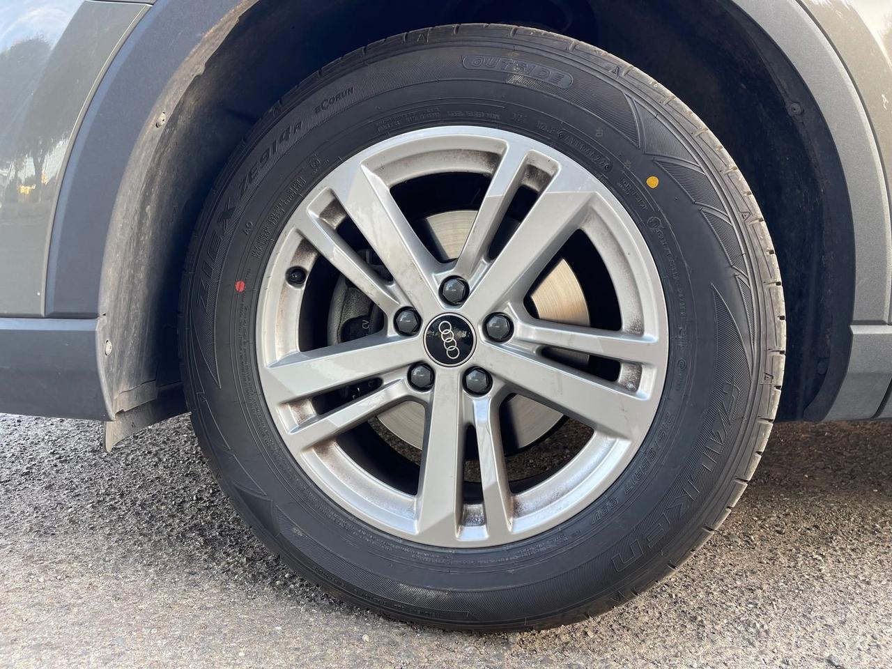 Audi Q3 2.0 35 TDI Business #10639